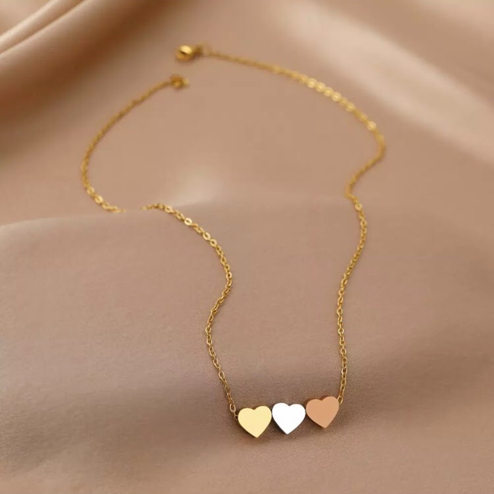 ⚜️𝟯𝟬%𝗢𝗙𝗙 𝗯𝘂𝗻𝗱𝗹𝗲𝘀 𝟯+⚜️ NEW 3 Hearts Stainless Steel Necklace - Picture 8 of 14